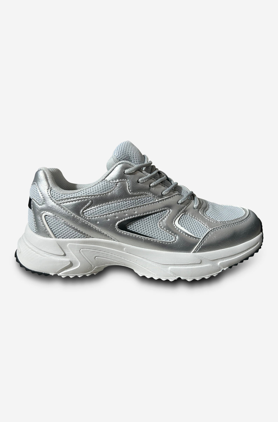 ZAPATO DEPORTIVO METALIZADO