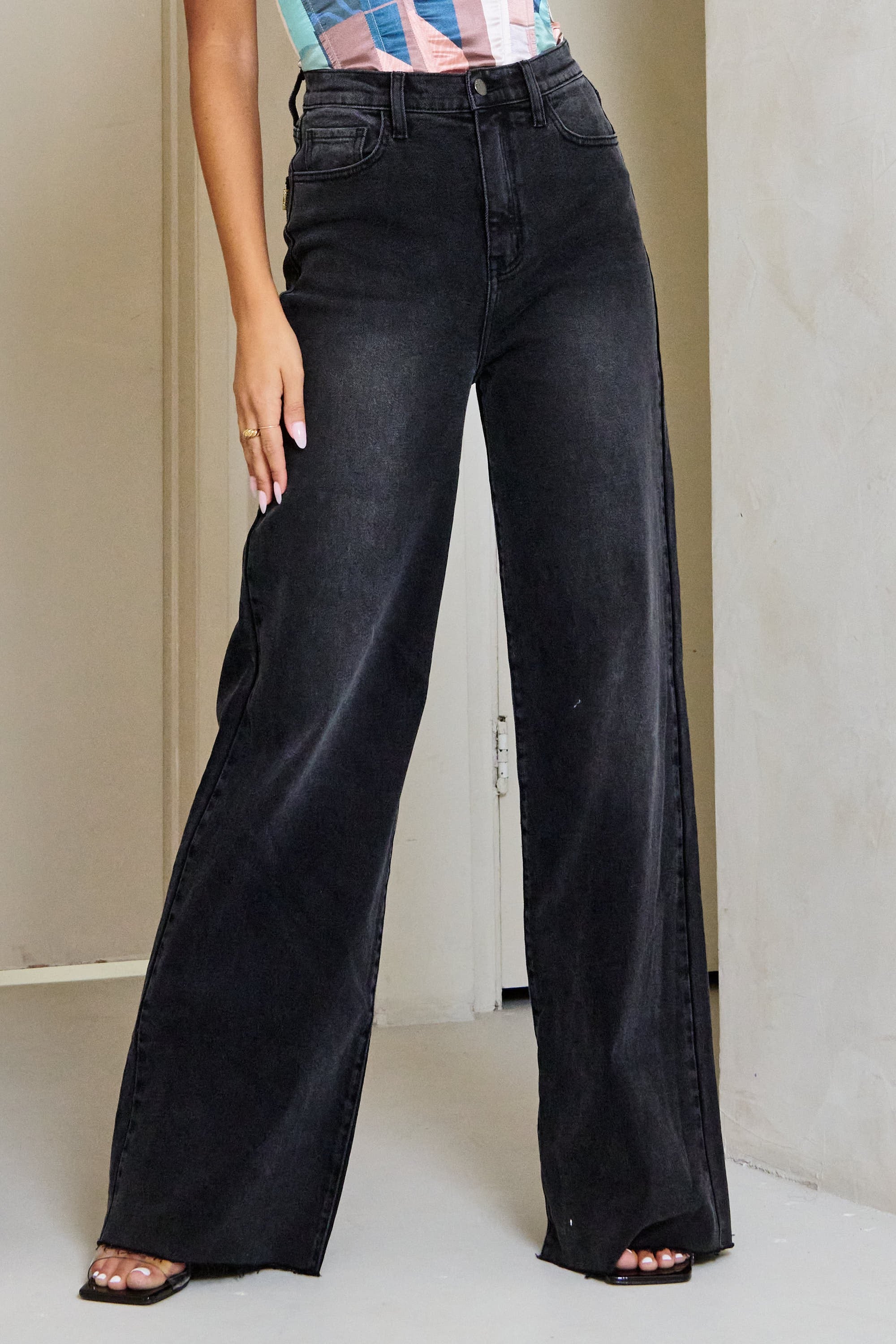 WIDE LEG JEAN