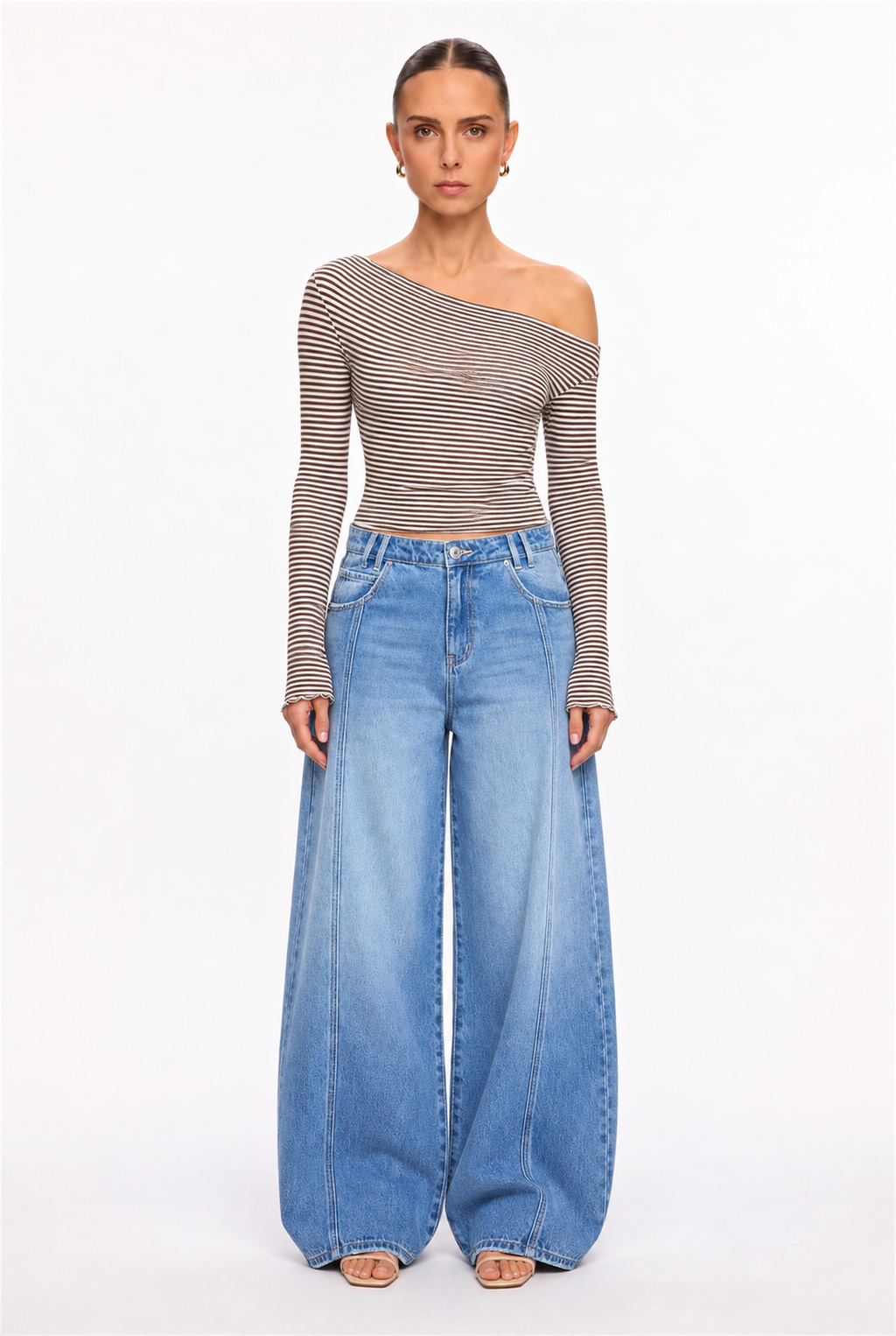 LIGHT-WASH FRONT-SEAM EXTRA-BAGGY JEANS - front view