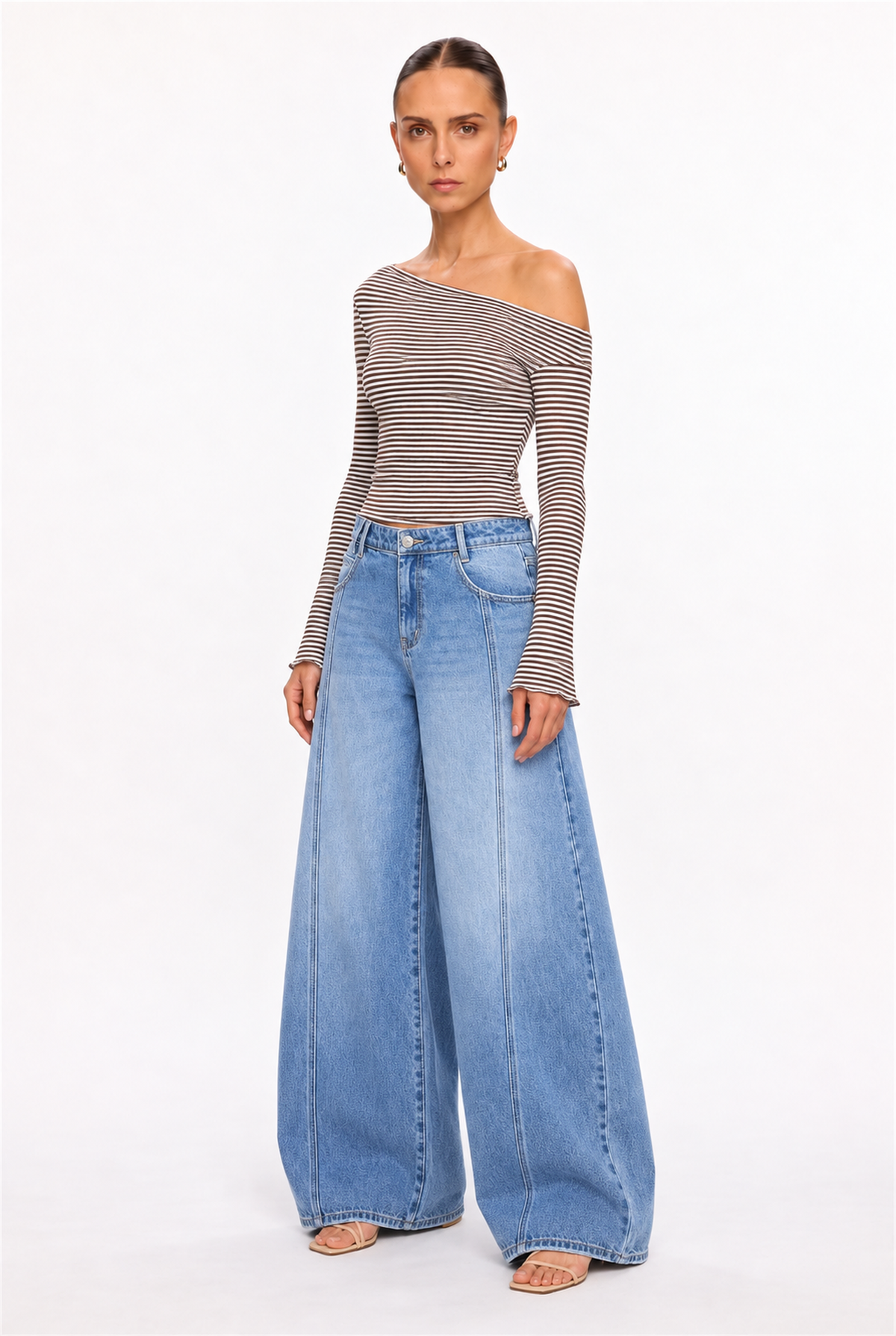 LIGHT-WASH FRONT-SEAM EXTRA-BAGGY JEANS - three-quarter view