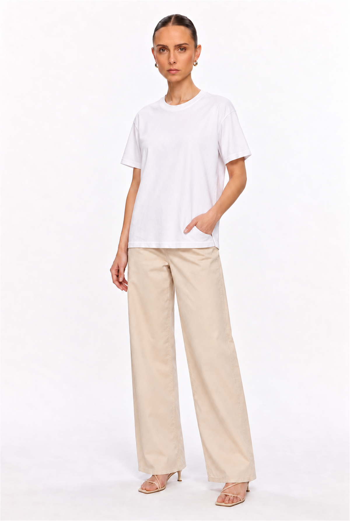 WHITE RELAXED CREW-NECK T-SHIRT - three-quarter view