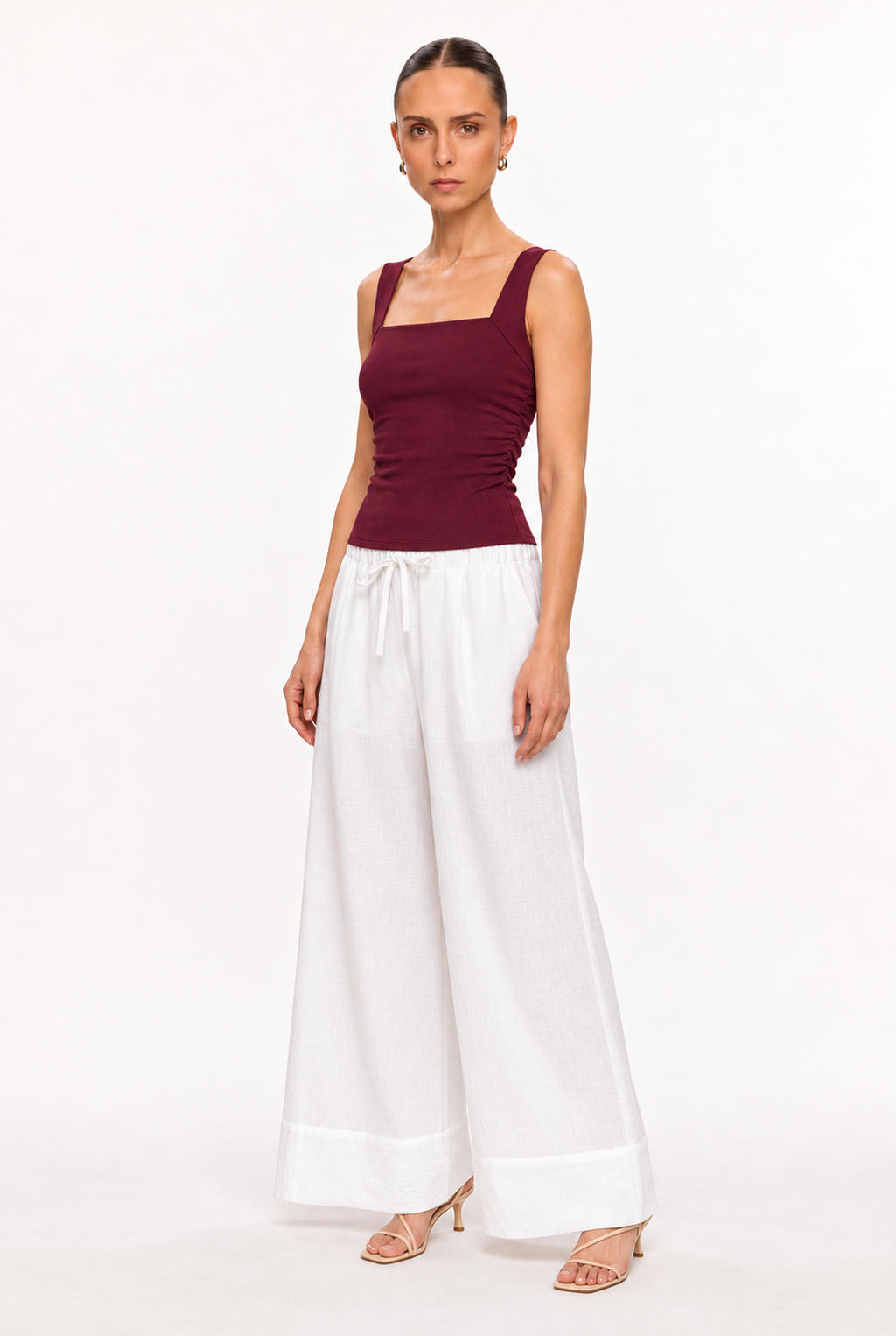 BURGUNDY SQUARE-NECK RUCHED KNIT TOP - three-quarter view