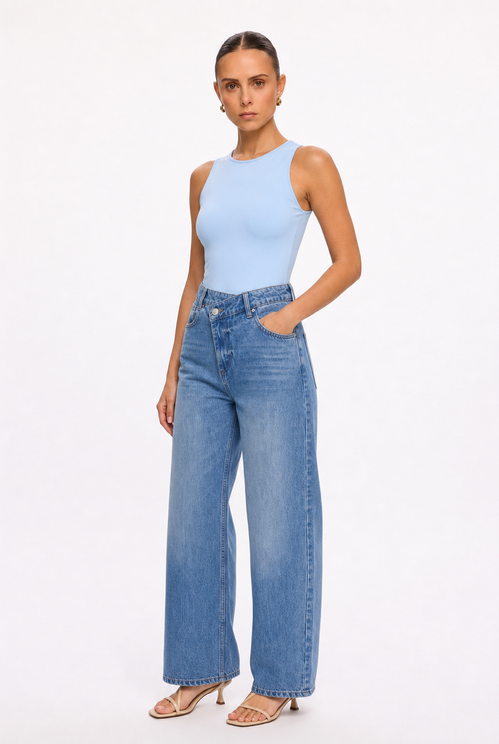 SKY BLUE SLEEVELESS CREW NECK BODYSUIT - Three-quarter view
