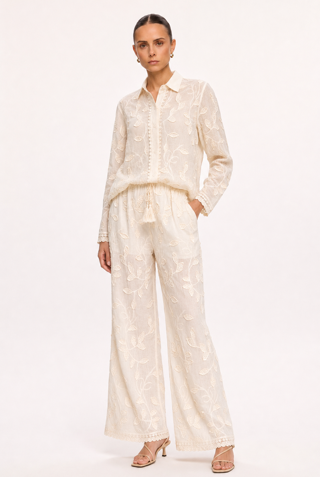 IVORY EMBROIDERED SHIRT AND PANTS SET - Three-quarter view