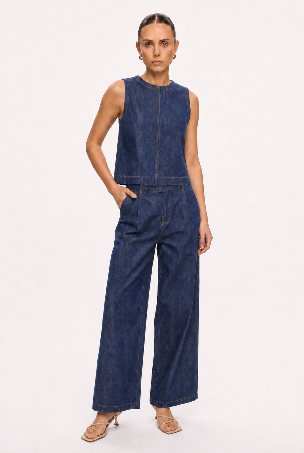 INDIGO DENIM TOP AND PANTS SET - Three-quarter view