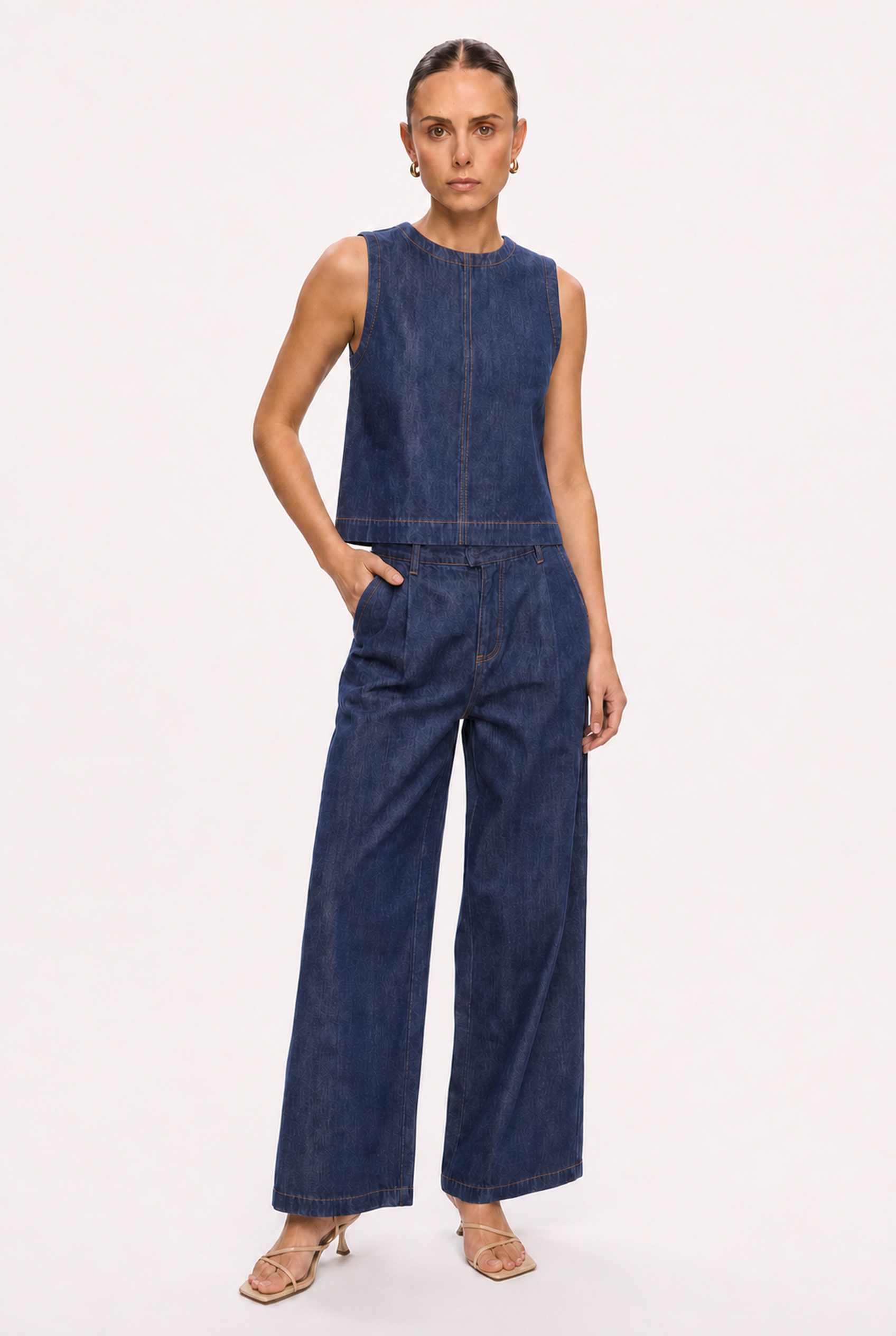 INDIGO DENIM TOP AND PANTS SET - Three-quarter view